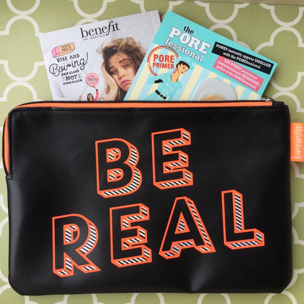 Benefit Zip pouch with 3 small samples